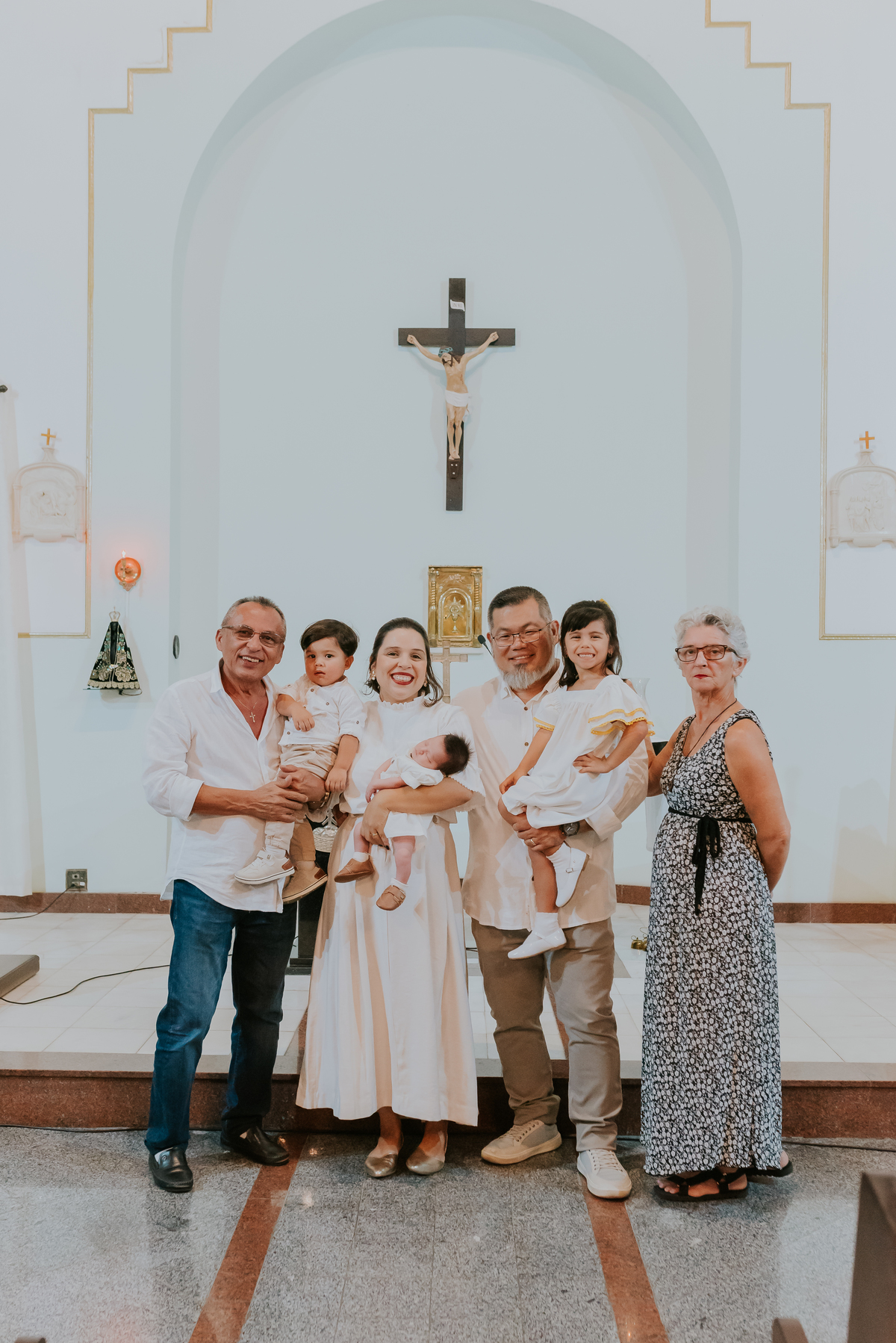 fotografia batizado batismo igreja sagrada família morro do ouro ilha do governador ribeira Rio de Janeiro fotografa familia Pedro mitsuo 