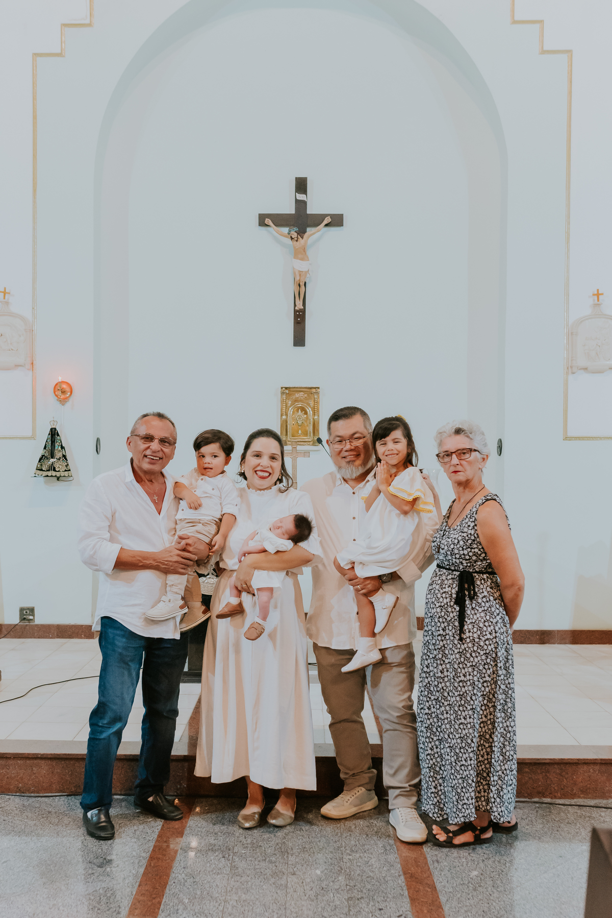 fotografia batizado batismo igreja sagrada família morro do ouro ilha do governador ribeira Rio de Janeiro fotografa familia Pedro mitsuo 