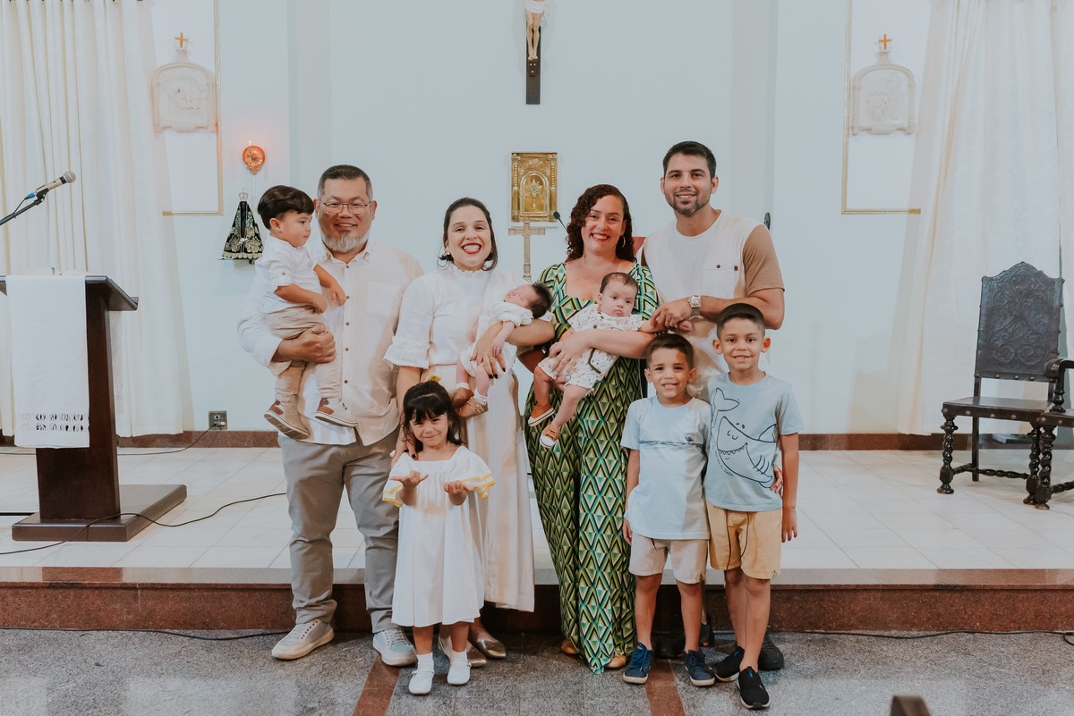 fotografia batizado batismo igreja sagrada família morro do ouro ilha do governador ribeira Rio de Janeiro fotografa familia Pedro mitsuo 