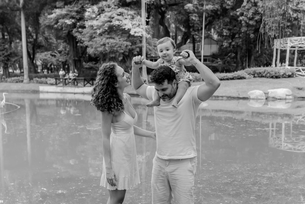 fotografia ensaio familia Niteroi campo de sao bento Rio de Janeiro fotografa ensaio externo acompanhamento 11 meses davi