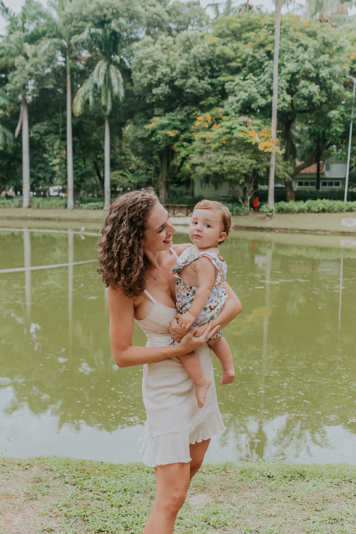 fotografia ensaio familia Niteroi campo de sao bento Rio de Janeiro fotografa ensaio externo acompanhamento 11 meses davi