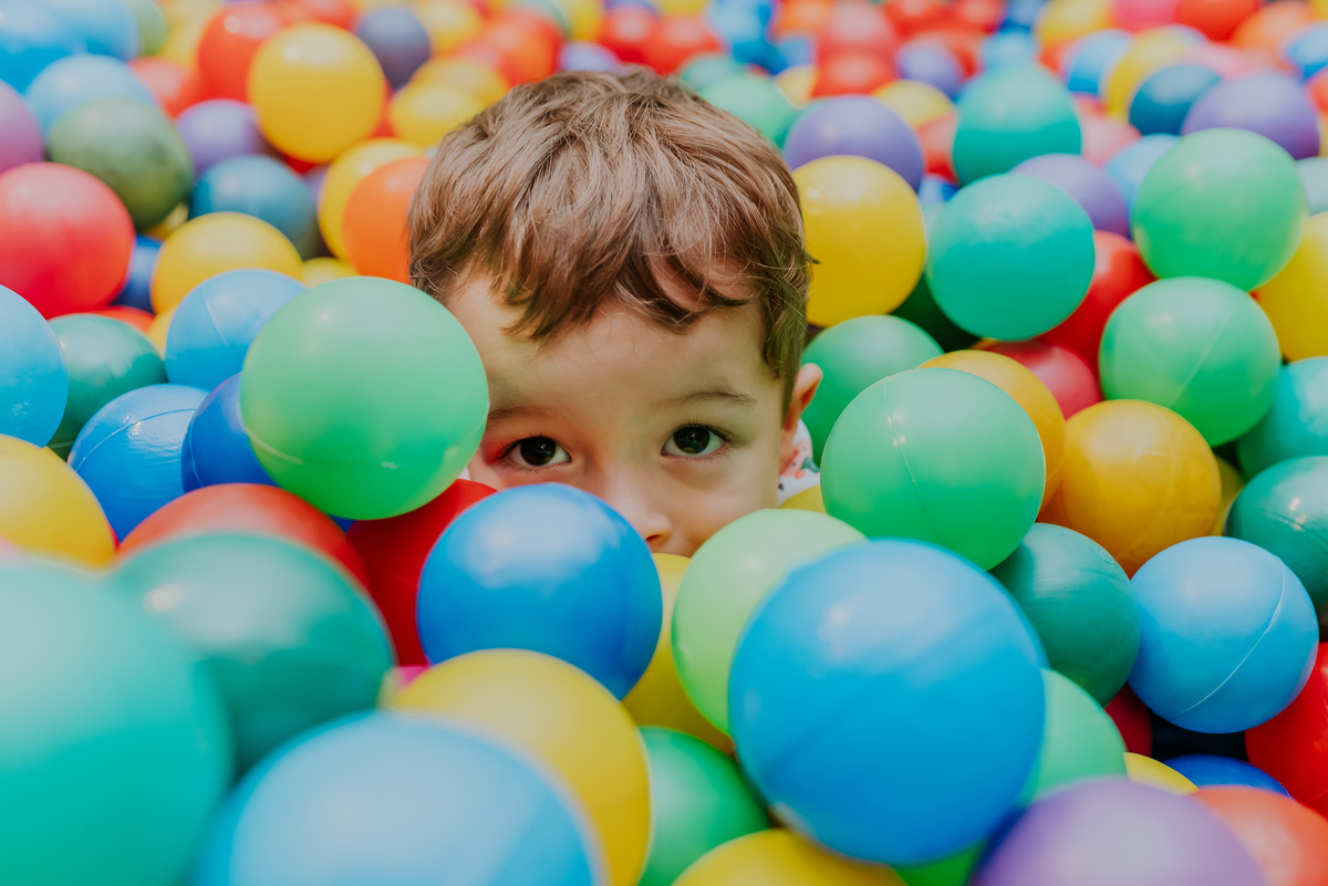 fotografia festa infantil jacapregua Rio de Janeiro fotografa familia 3 anos Antonio tema 3 porquinhos casa de festas dreams