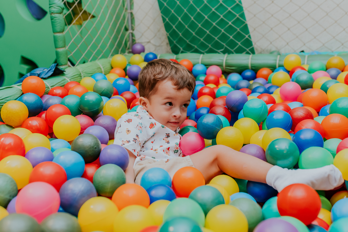 fotografia festa infantil jacapregua Rio de Janeiro fotografa familia 3 anos Antonio tema 3 porquinhos casa de festas dreams