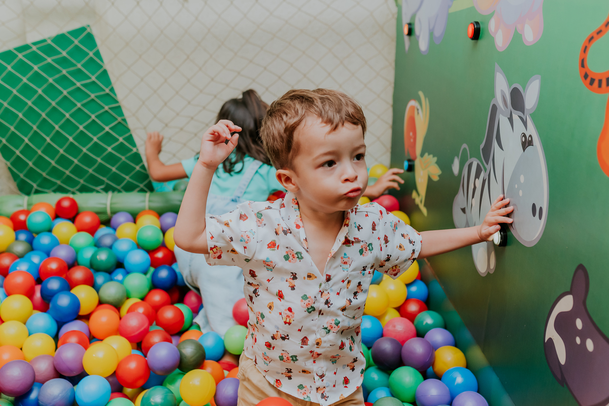 fotografia festa infantil jacapregua Rio de Janeiro fotografa familia 3 anos Antonio tema 3 porquinhos casa de festas dreams