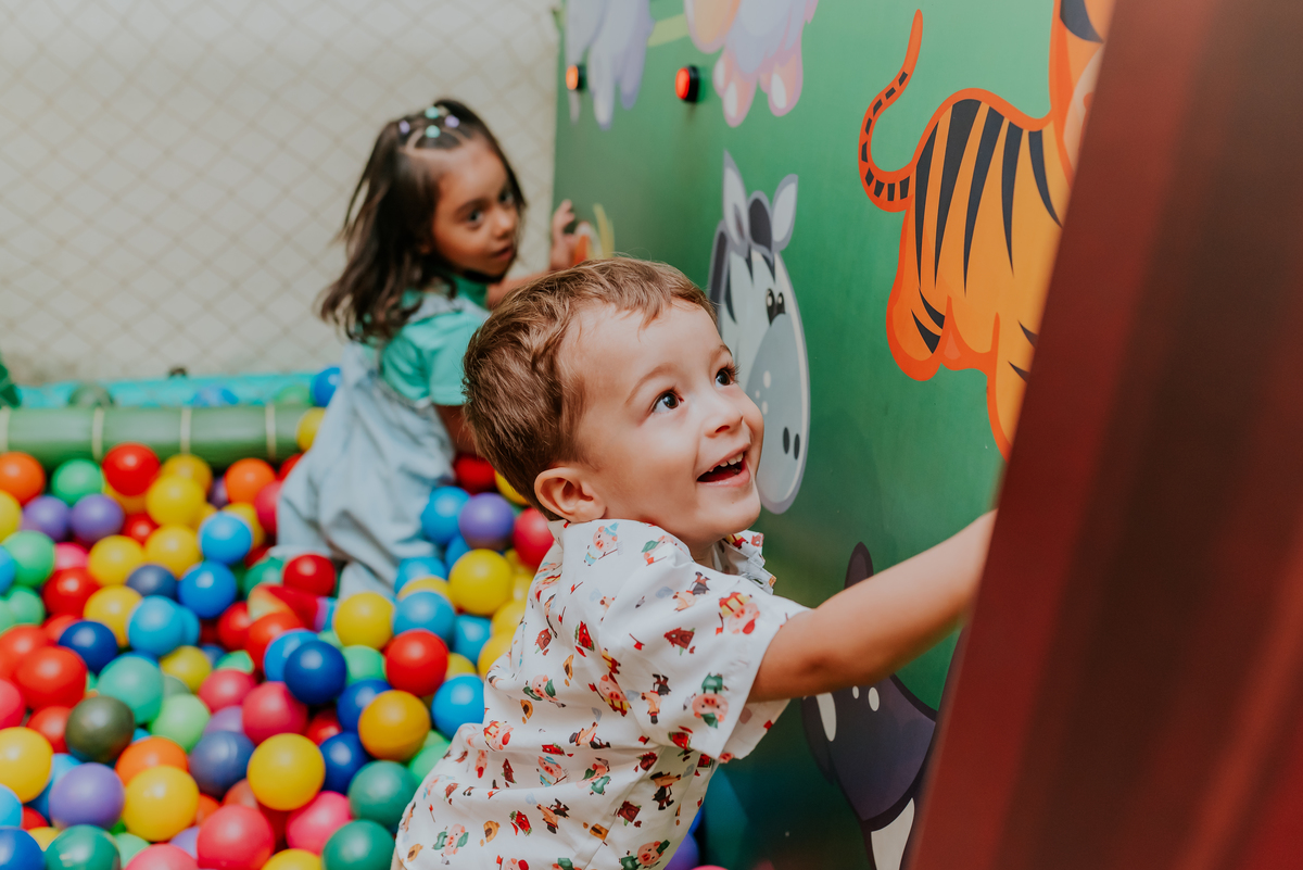 fotografia festa infantil jacapregua Rio de Janeiro fotografa familia 3 anos Antonio tema 3 porquinhos casa de festas dreams