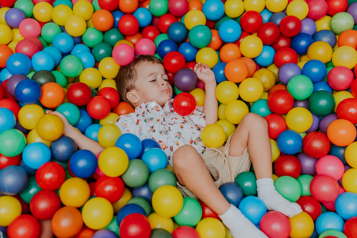 fotografia festa infantil jacapregua Rio de Janeiro fotografa familia 3 anos Antonio tema 3 porquinhos casa de festas dreams