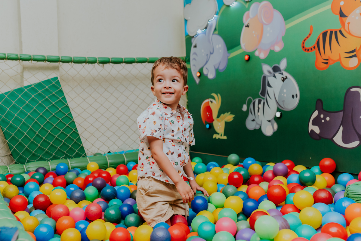 fotografia festa infantil jacapregua Rio de Janeiro fotografa familia 3 anos Antonio tema 3 porquinhos casa de festas dreams