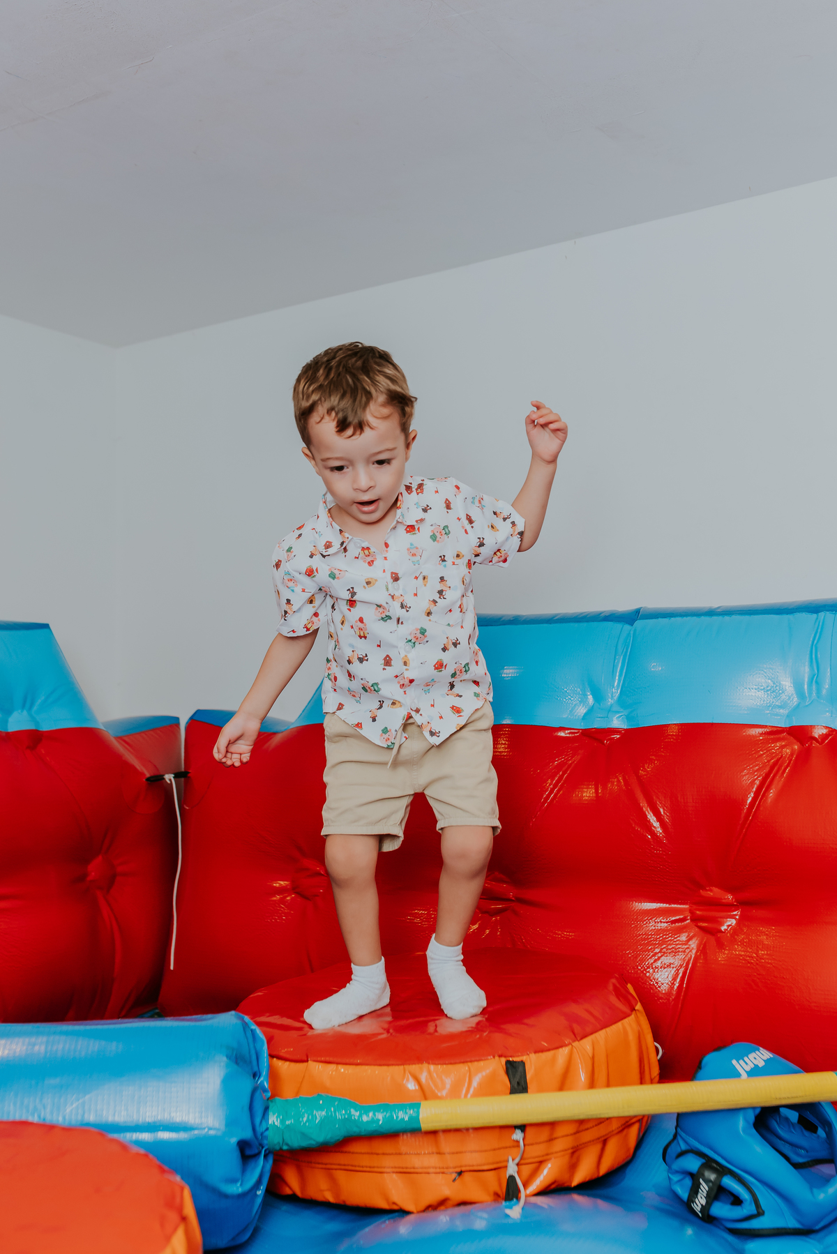 fotografia festa infantil jacapregua Rio de Janeiro fotografa familia 3 anos Antonio tema 3 porquinhos casa de festas dreams