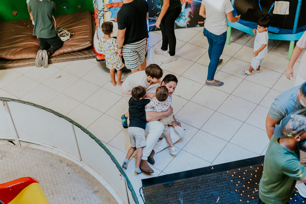 fotografia festa infantil jacapregua Rio de Janeiro fotografa familia 3 anos Antonio tema 3 porquinhos casa de festas dreams