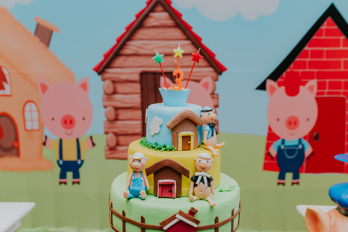 fotografia festa infantil jacapregua Rio de Janeiro fotografa familia 3 anos Antonio tema 3 porquinhos casa de festas dreams