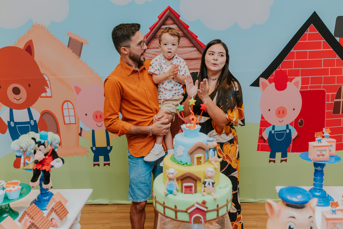 fotografia festa infantil jacapregua Rio de Janeiro fotografa familia 3 anos Antonio tema 3 porquinhos casa de festas dreams