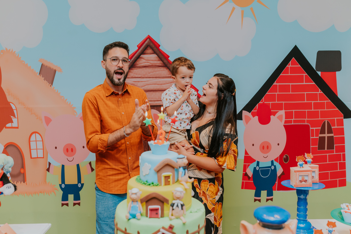 fotografia festa infantil jacapregua Rio de Janeiro fotografa familia 3 anos Antonio tema 3 porquinhos casa de festas dreams