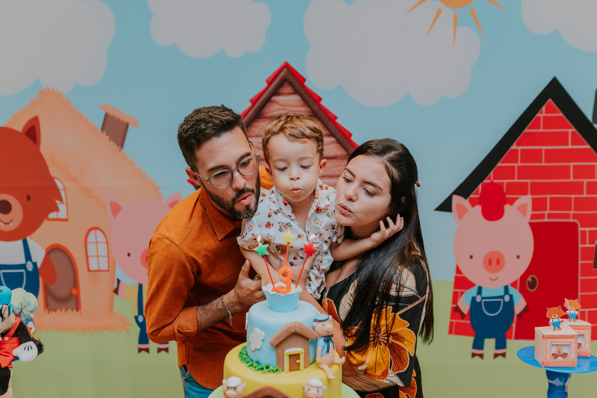 fotografia festa infantil jacapregua Rio de Janeiro fotografa familia 3 anos Antonio tema 3 porquinhos casa de festas dreams