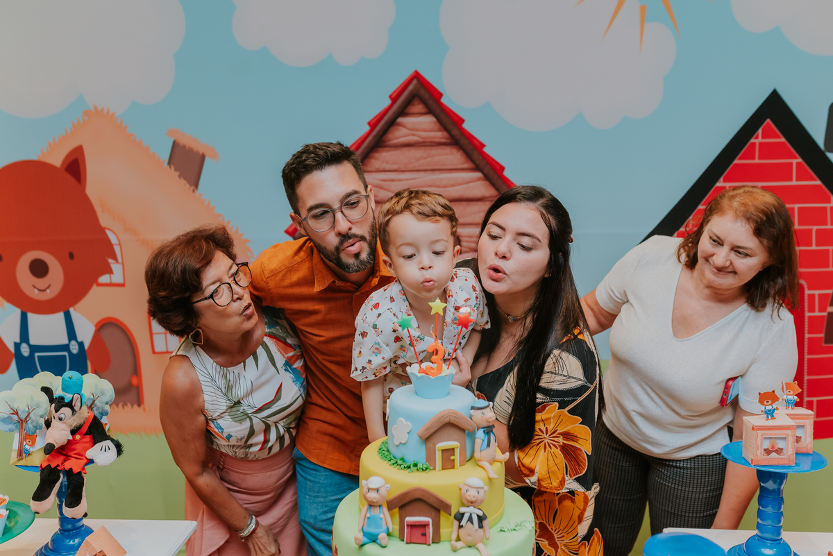 fotografia festa infantil jacapregua Rio de Janeiro fotografa familia 3 anos Antonio tema 3 porquinhos casa de festas dreams