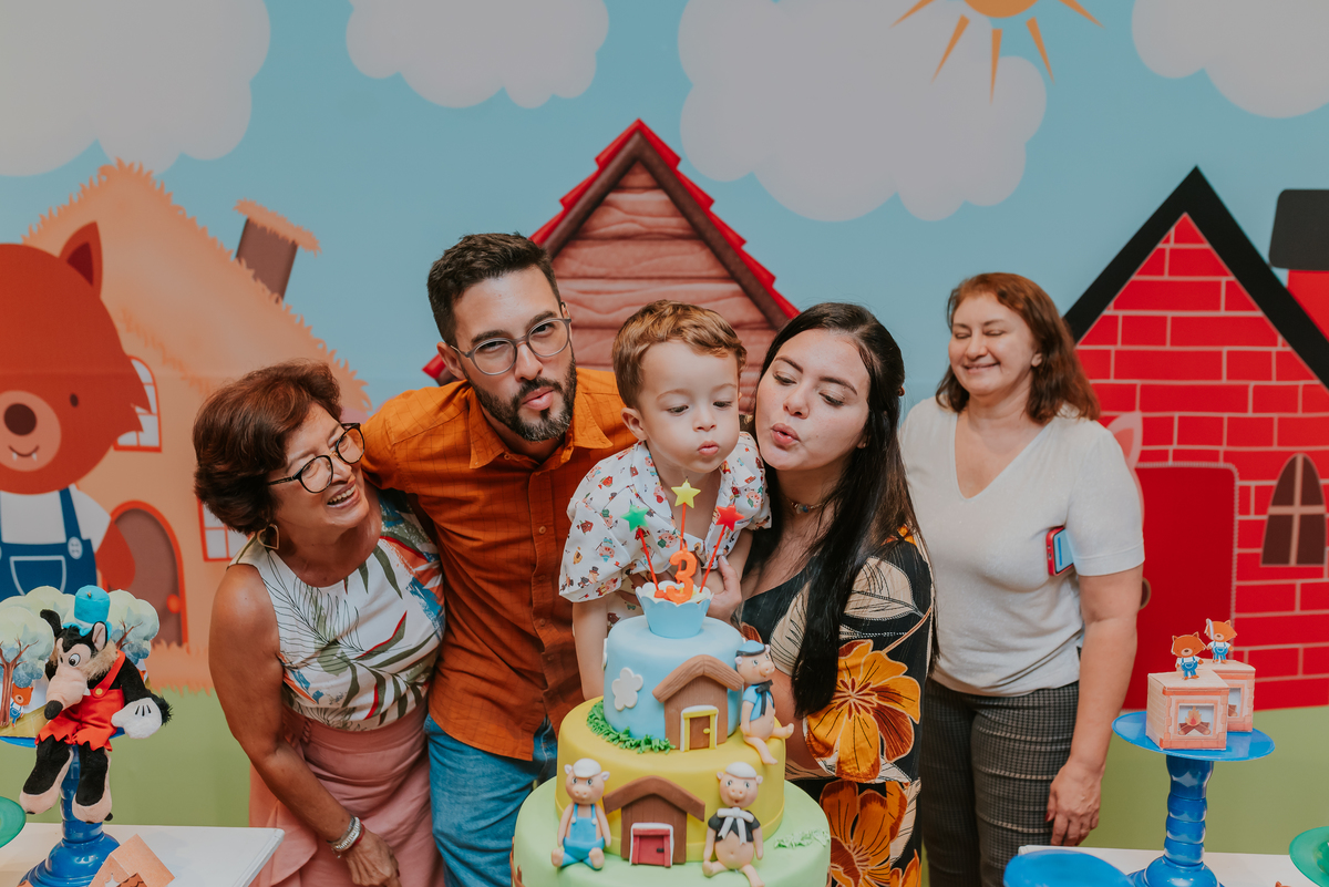 fotografia festa infantil jacapregua Rio de Janeiro fotografa familia 3 anos Antonio tema 3 porquinhos casa de festas dreams