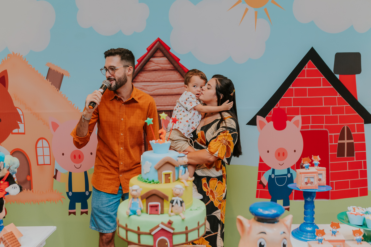 fotografia festa infantil jacapregua Rio de Janeiro fotografa familia 3 anos Antonio tema 3 porquinhos casa de festas dreams