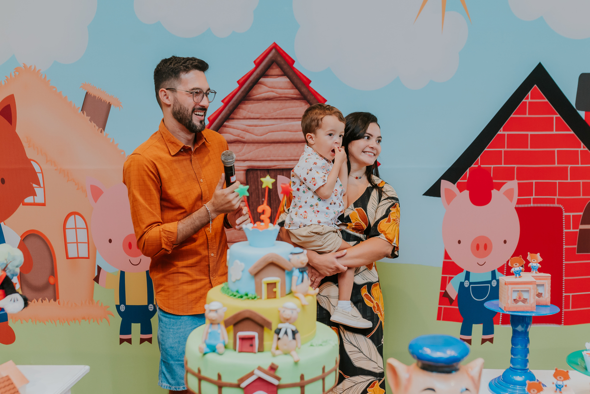 fotografia festa infantil jacapregua Rio de Janeiro fotografa familia 3 anos Antonio tema 3 porquinhos casa de festas dreams