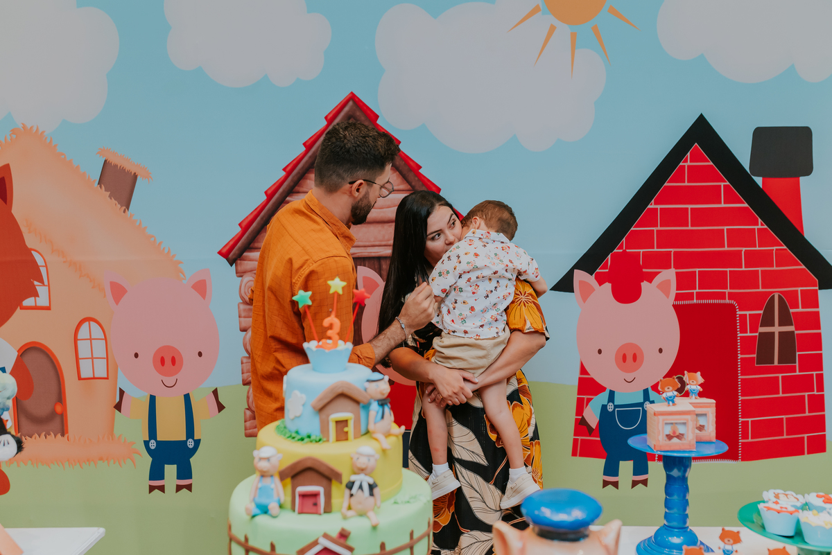 fotografia festa infantil jacapregua Rio de Janeiro fotografa familia 3 anos Antonio tema 3 porquinhos casa de festas dreams