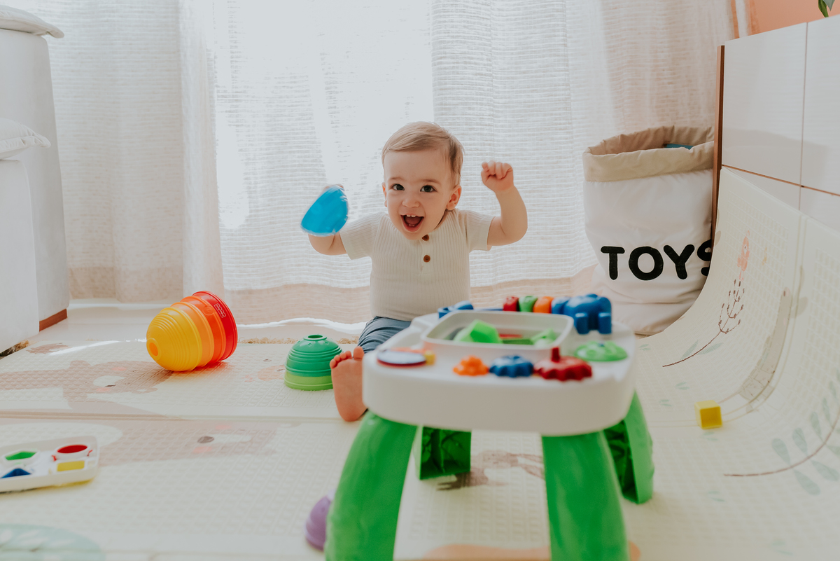 fotografia fotografa familia ensaio em casa acompanhamento 11 meses Noah ilha do governador portuguesa rio de janeiro