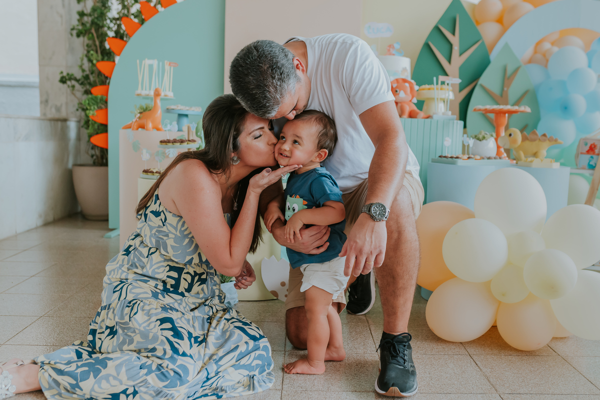 fotografia festa infantil 1 ano luca tema dinosauro ilha do governador jardim Guanabara Rio de Janeiro fotografa familia