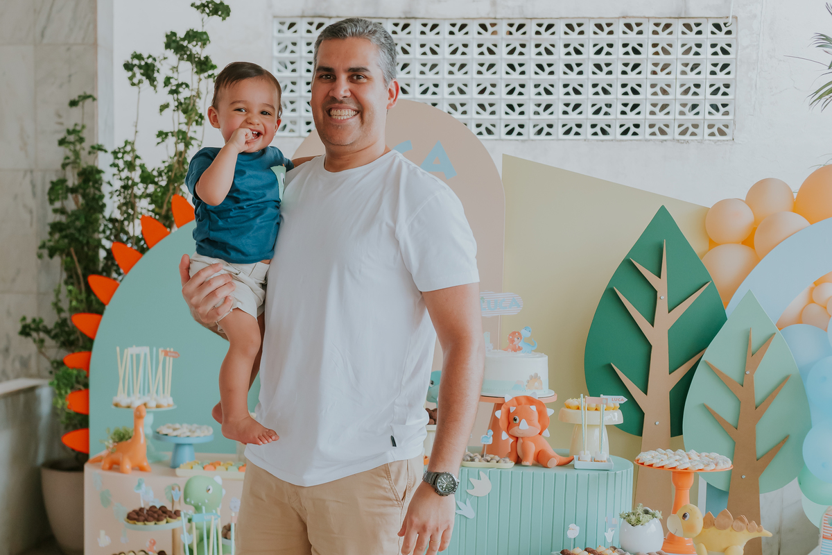 fotografia festa infantil 1 ano luca tema dinosauro ilha do governador jardim Guanabara Rio de Janeiro fotografa familia