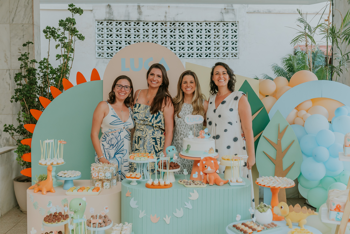 fotografia festa infantil 1 ano luca tema dinosauro ilha do governador jardim Guanabara Rio de Janeiro fotografa familia