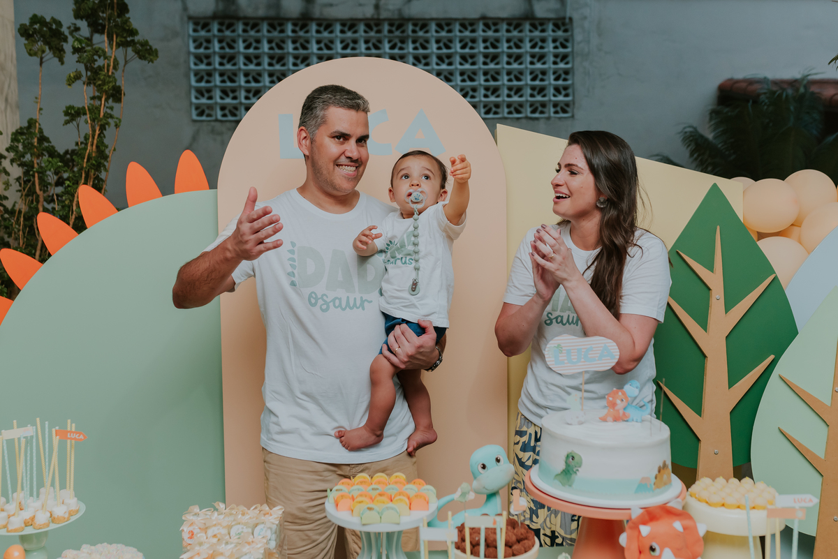 fotografia festa infantil 1 ano luca tema dinosauro ilha do governador jardim Guanabara Rio de Janeiro fotografa familia