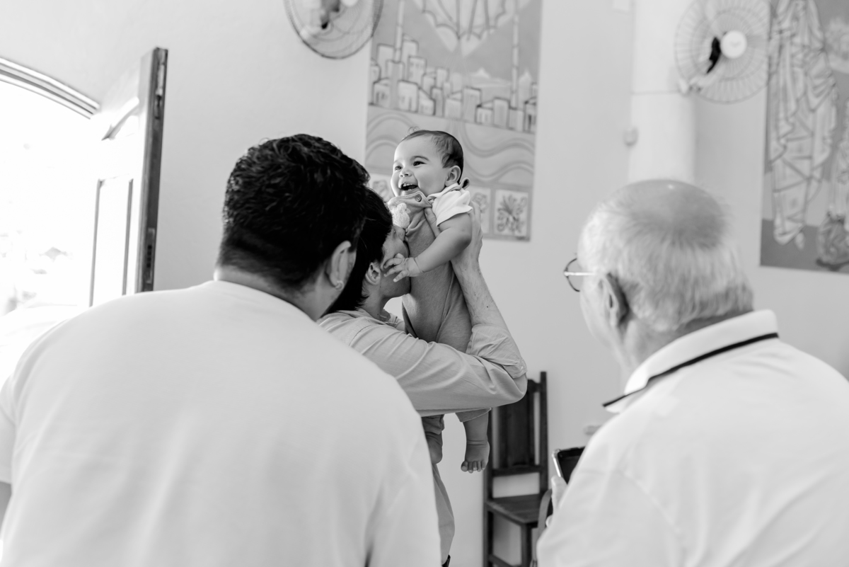 fotografia batizado batismo Rio de Janeiro theo ilha do governador fotografa familia capela nossa senhora de Fatima jardim Guanabara 