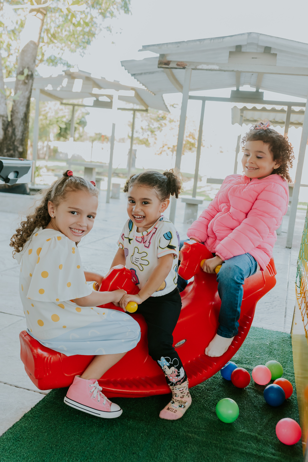 fotografia festa infantil galeto ilha do governador Rio de Janeiro 3 anos Manuela tema mickey e Minnie fotografa familia 