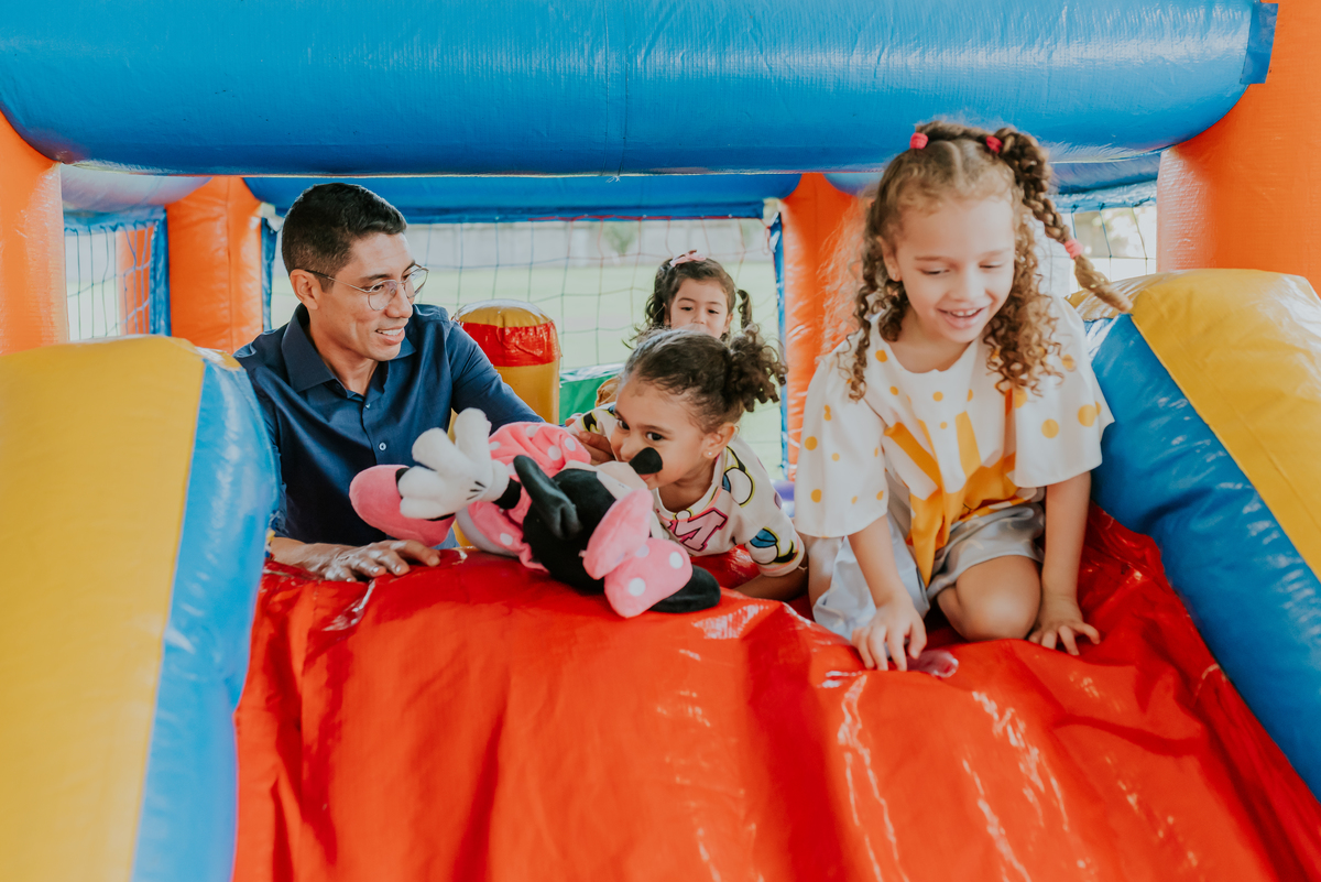 fotografia festa infantil galeto ilha do governador Rio de Janeiro 3 anos Manuela tema mickey e Minnie fotografa familia 