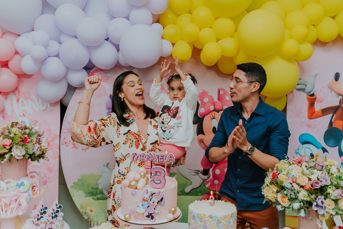 fotografia festa infantil galeto ilha do governador Rio de Janeiro 3 anos Manuela tema mickey e Minnie fotografa familia 