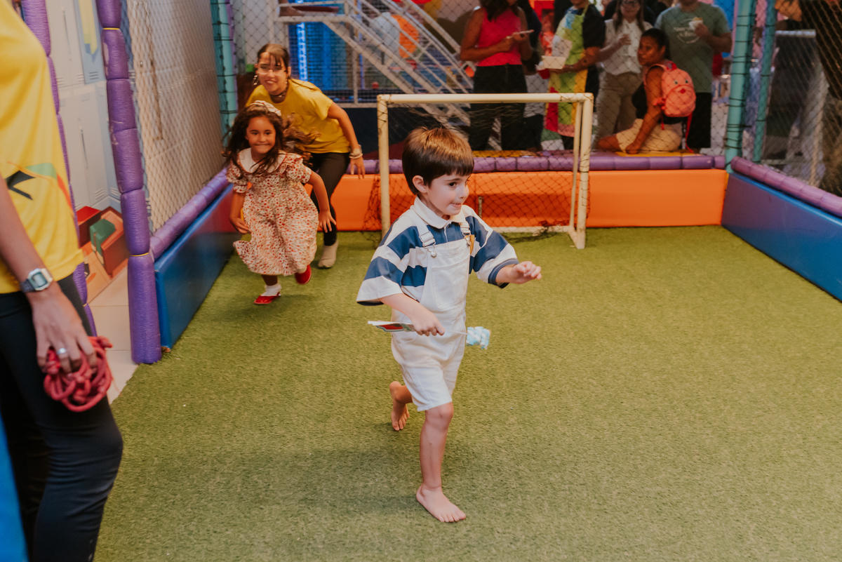 fotografia festa infantil barra da Tijuca folia encantada Rio de Janeiro 4 anos Arthur tema patrulha cantina fotografa bruna Guerson familia 