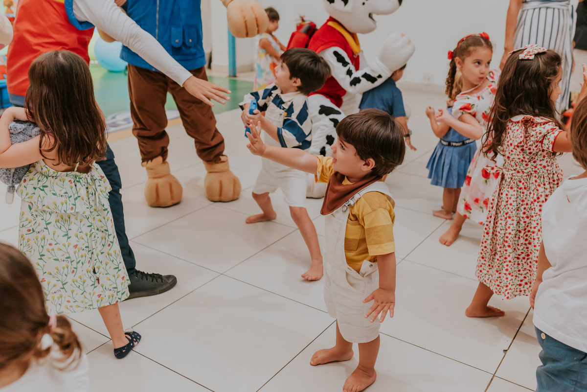 fotografia festa infantil barra da Tijuca folia encantada Rio de Janeiro 4 anos Arthur tema patrulha cantina fotografa bruna Guerson familia 