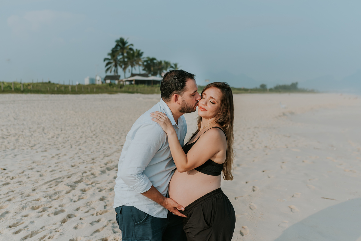 fotografia ensaio gestante fotografa familia externo praia barra da Tijuca rio de janeiro a espera do lucas Bruna Guerson 
