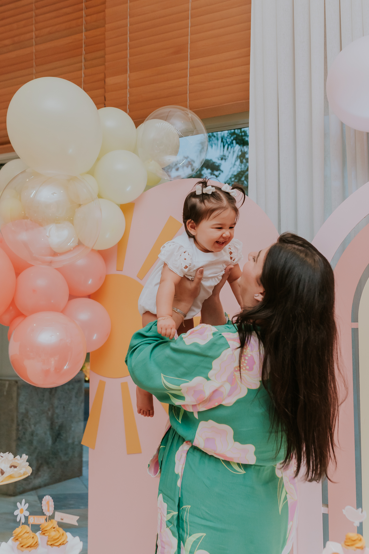 festa infantil fotografia barra da Tijuca fotografa familia 1 ano helena Rio de Janeiro bruna Guerson tema raio de sol 