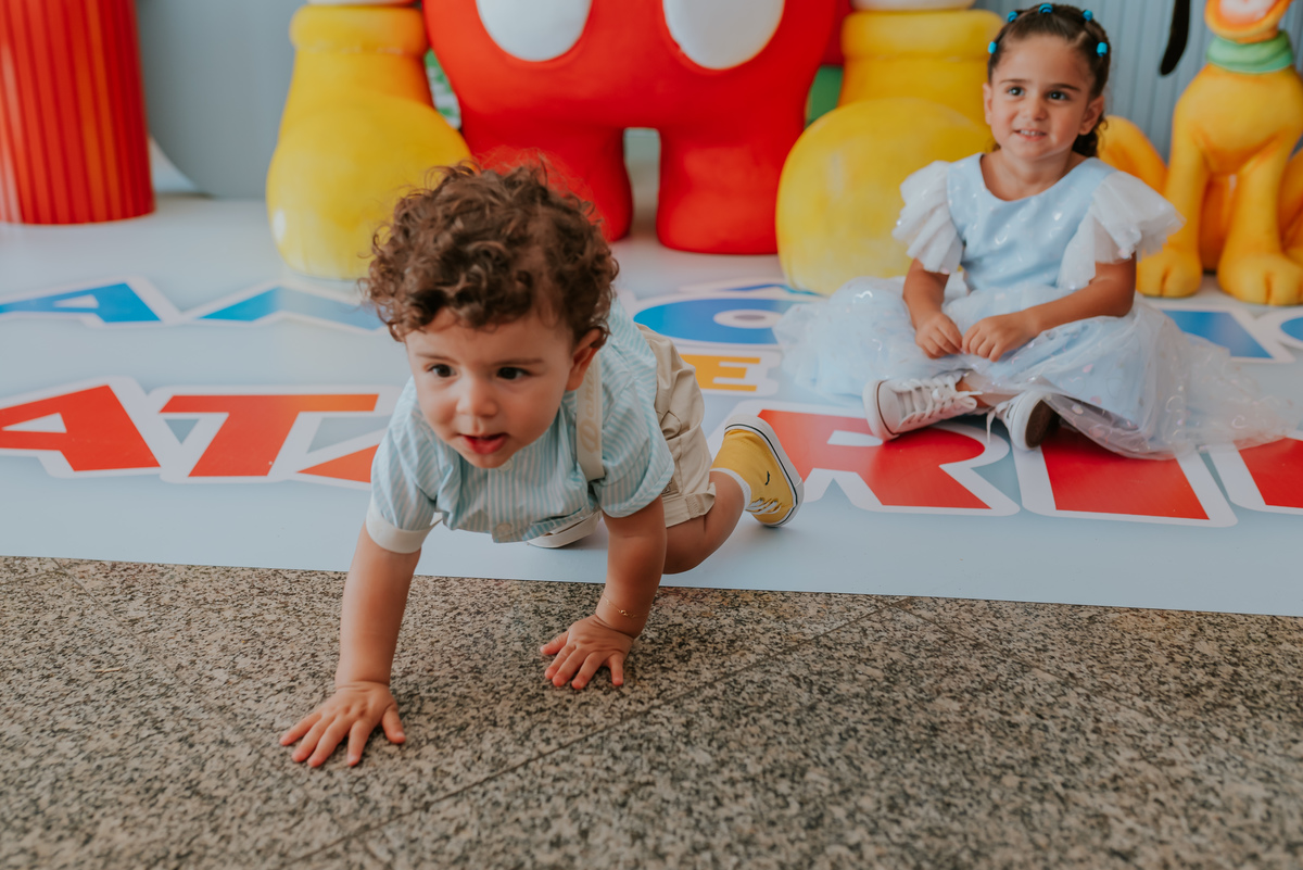 fotografia festa infantil Niteroi Icarai rio de janeiro primos tema mickey Antonio 1 ano catarina 3 anos fotografa bruna Guerson 