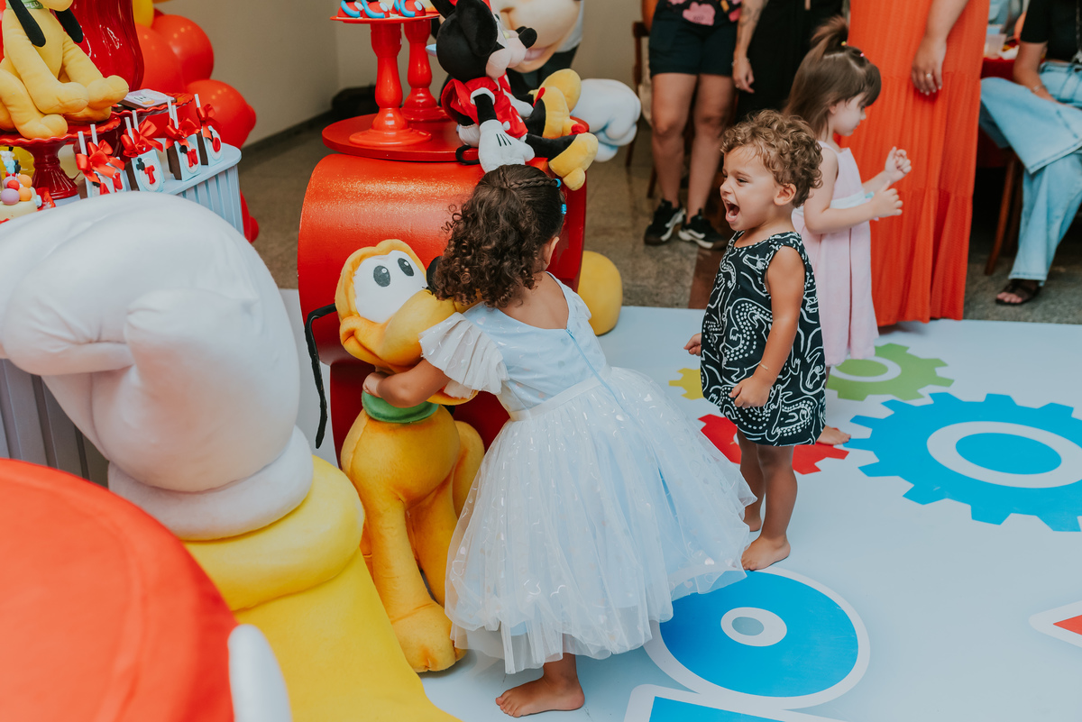 fotografia festa infantil Niteroi Icarai rio de janeiro primos tema mickey Antonio 1 ano catarina 3 anos fotografa bruna Guerson 
