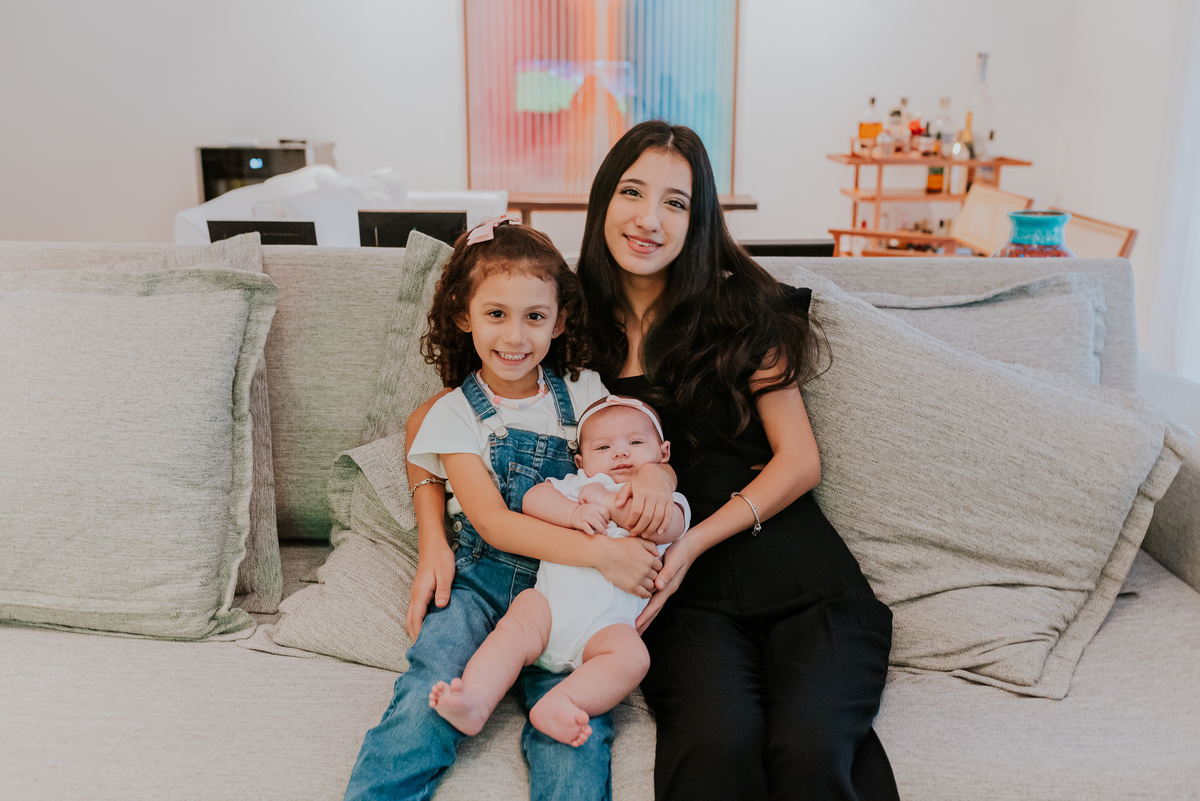 fotografa ensaio familia em casa 3 meses Cecilia acompanhamento Tijuca Rio de Janeiro fotografa Bruna Guerson 