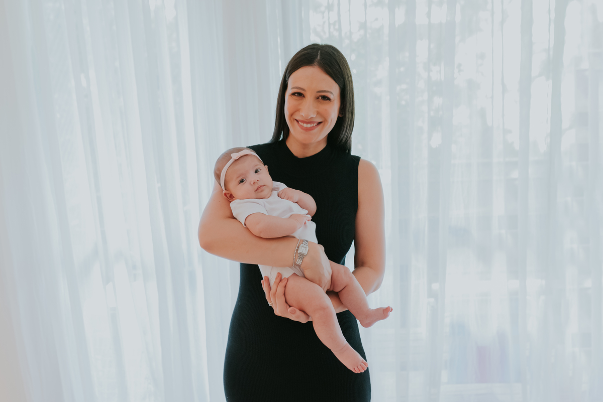 fotografa ensaio familia em casa 3 meses Cecilia acompanhamento Tijuca Rio de Janeiro fotografa Bruna Guerson 