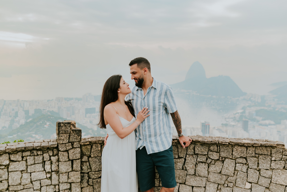 fotografia ensaio casal externo Rio de Janeiro praia vermelha urca mirante dona marta fotografa bruna Guerson 