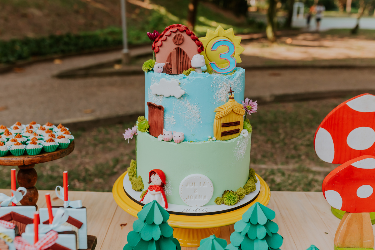 fotografia festa infantil 3 anos Julia Joana gemas tema tres porquinhos barra da Tijuca Rio de Janeiro fotografa familia bruna Guerson 