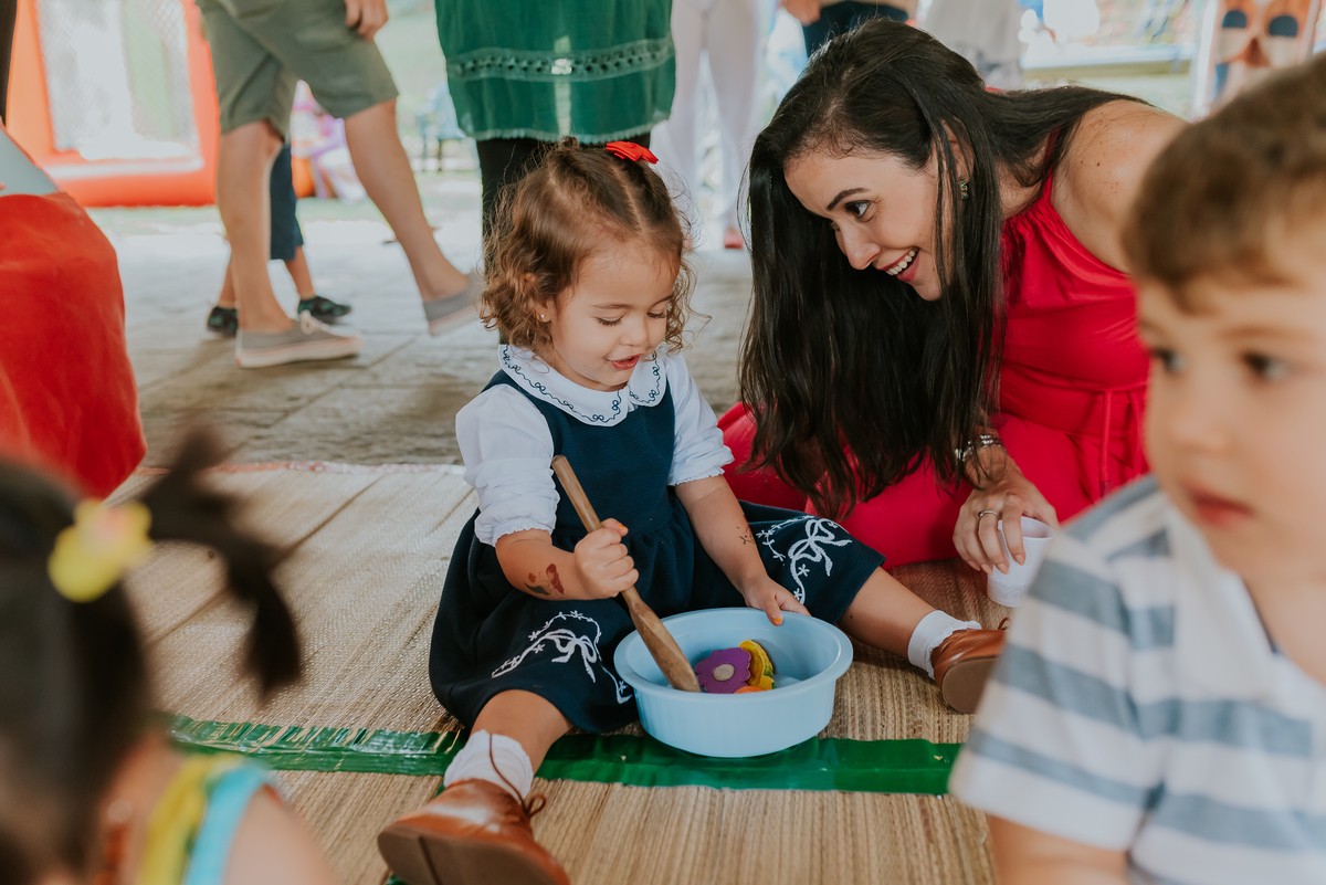 fotografia festa infantil 3 anos Julia Joana gemas tema tres porquinhos barra da Tijuca Rio de Janeiro fotografa familia bruna Guerson 