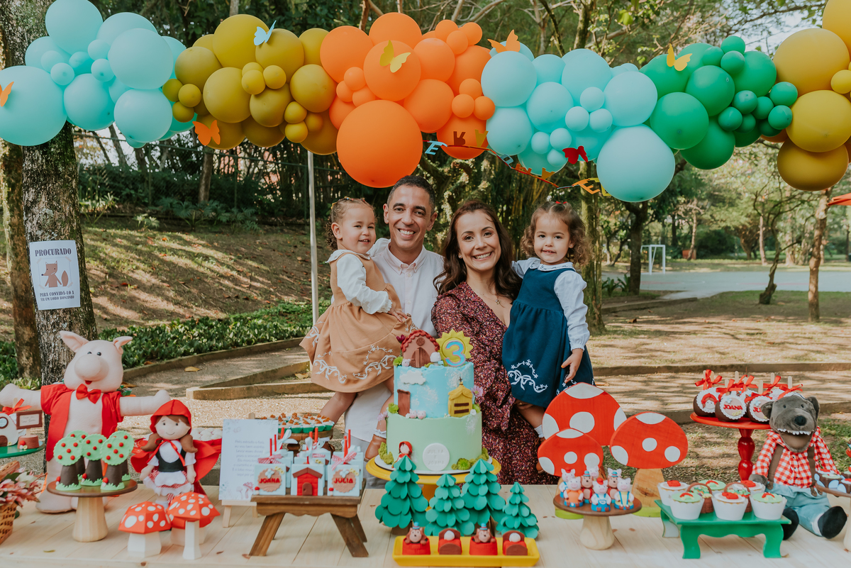 fotografia festa infantil 3 anos Julia Joana gemas tema tres porquinhos barra da Tijuca Rio de Janeiro fotografa familia bruna Guerson 