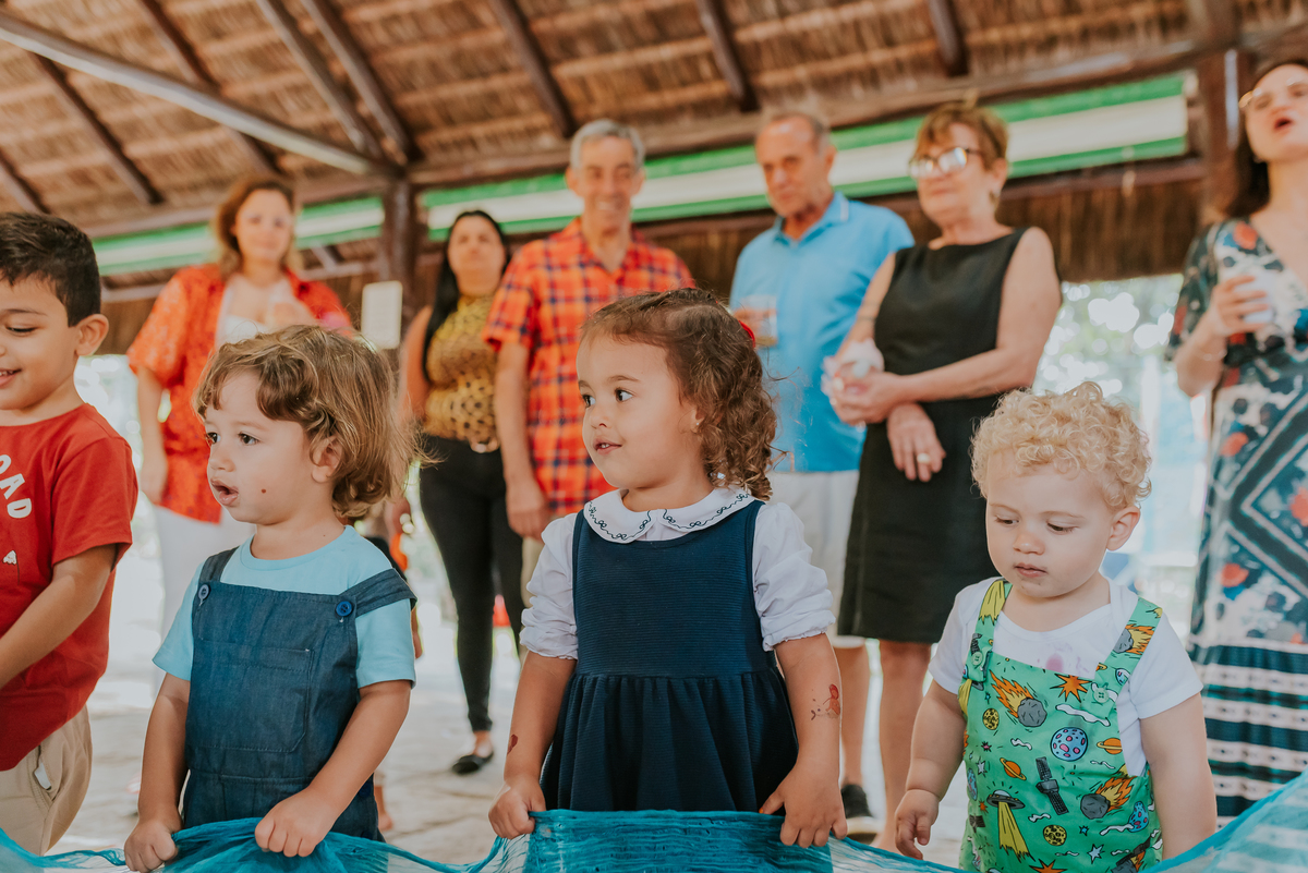 fotografia festa infantil 3 anos Julia Joana gemas tema tres porquinhos barra da Tijuca Rio de Janeiro fotografa familia bruna Guerson 