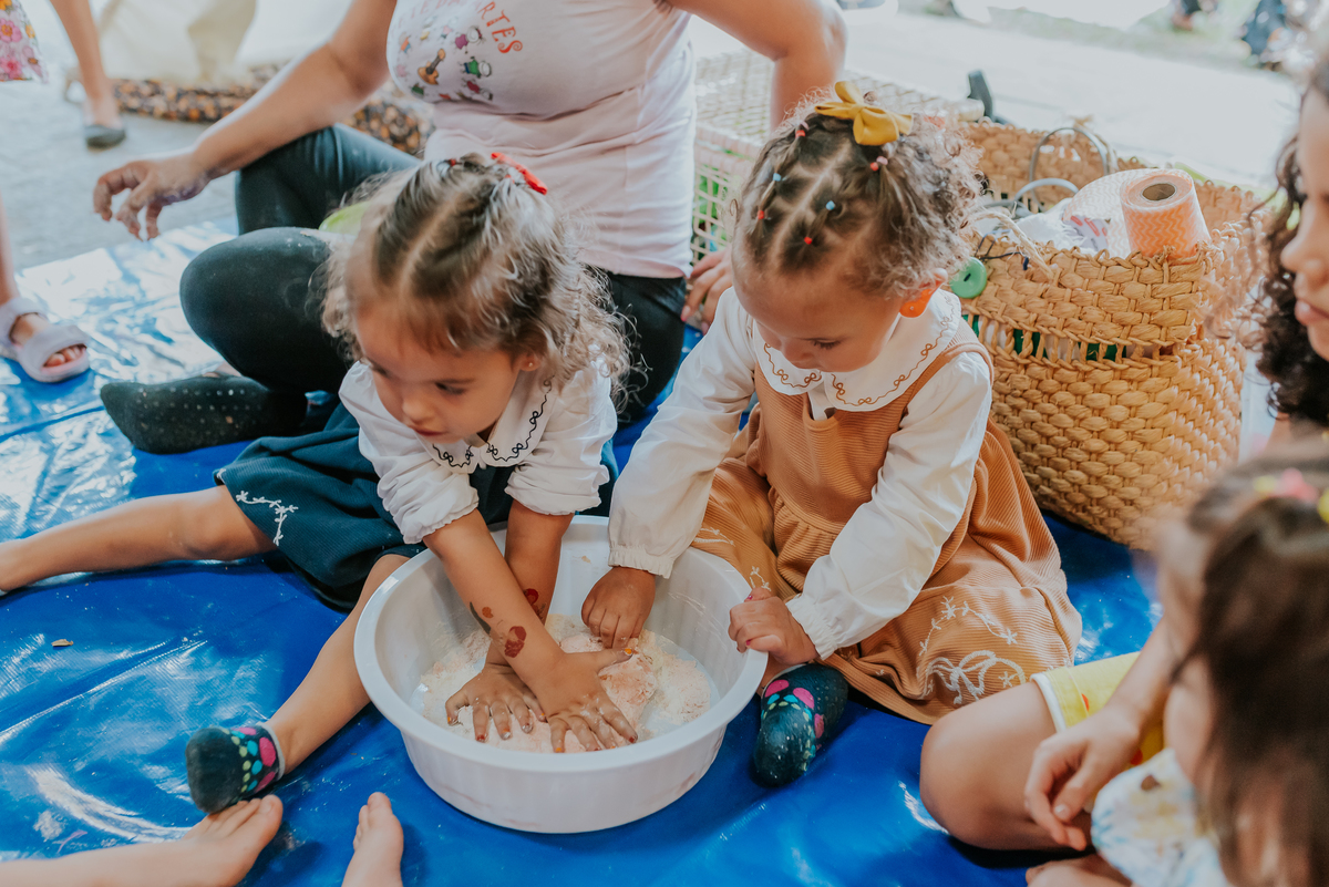 fotografia festa infantil 3 anos Julia Joana gemas tema tres porquinhos barra da Tijuca Rio de Janeiro fotografa familia bruna Guerson 
