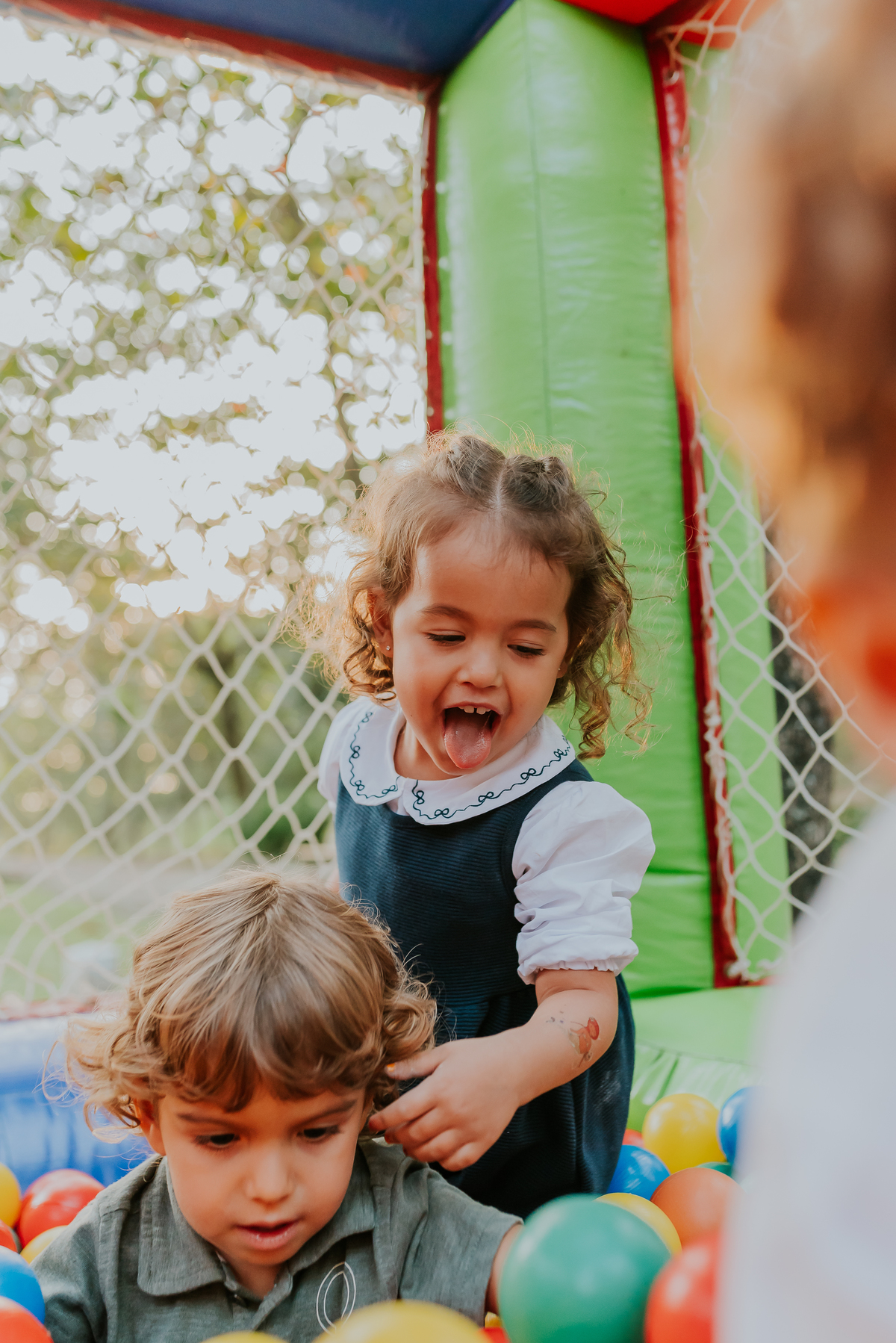fotografia festa infantil 3 anos Julia Joana gemas tema tres porquinhos barra da Tijuca Rio de Janeiro fotografa familia bruna Guerson 