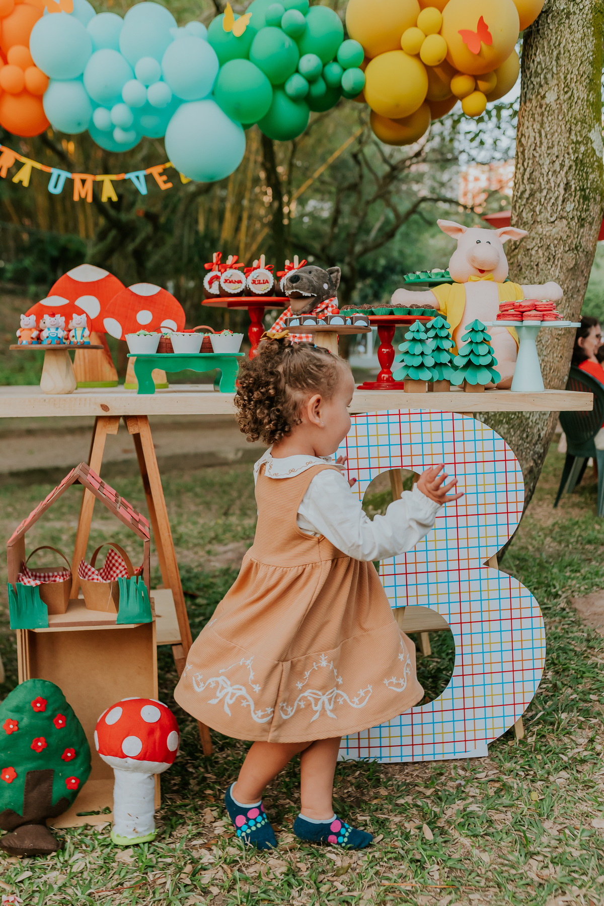 fotografia festa infantil 3 anos Julia Joana gemas tema tres porquinhos barra da Tijuca Rio de Janeiro fotografa familia bruna Guerson 