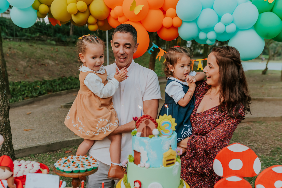 fotografia festa infantil 3 anos Julia Joana gemas tema tres porquinhos barra da Tijuca Rio de Janeiro fotografa familia bruna Guerson 