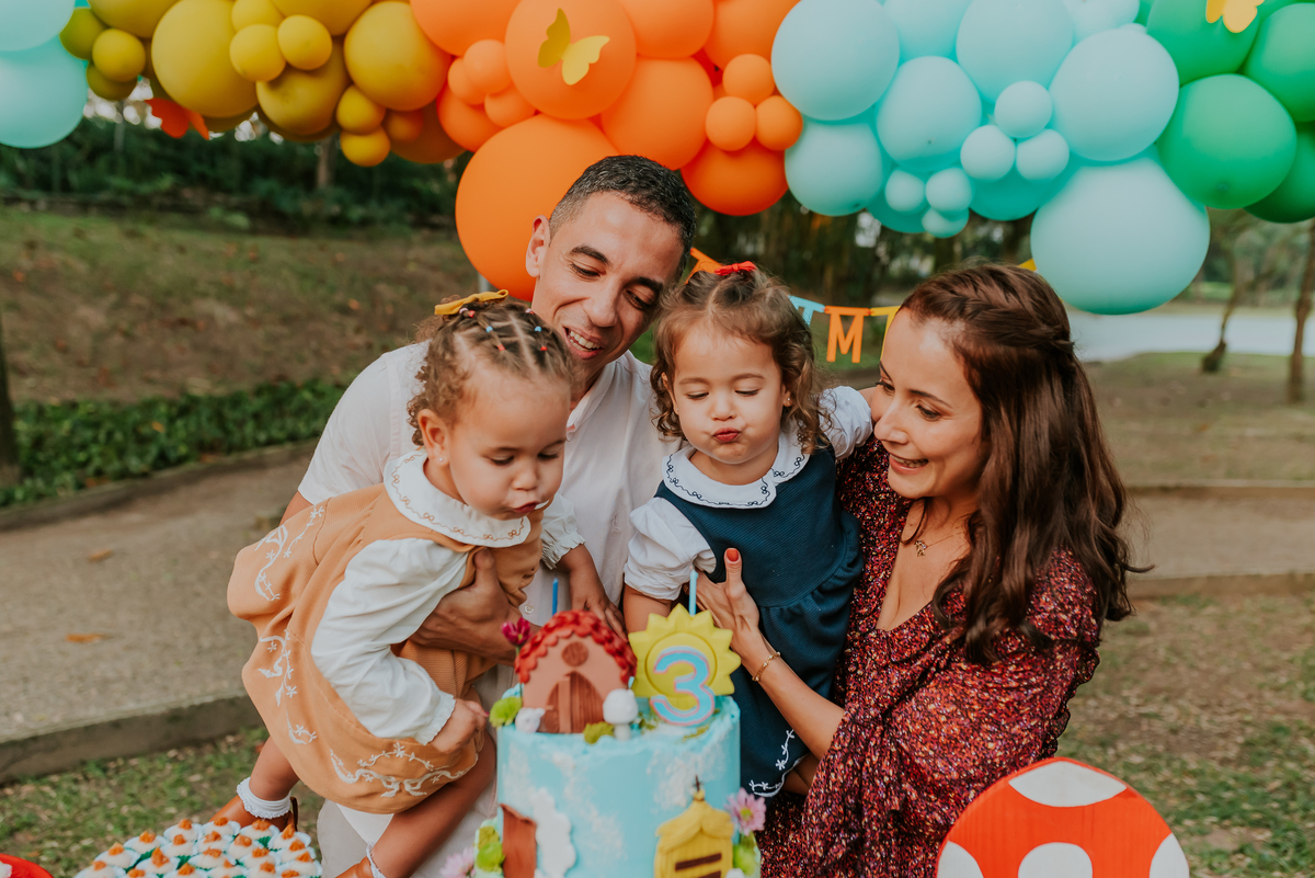 fotografia festa infantil 3 anos Julia Joana gemas tema tres porquinhos barra da Tijuca Rio de Janeiro fotografa familia bruna Guerson 