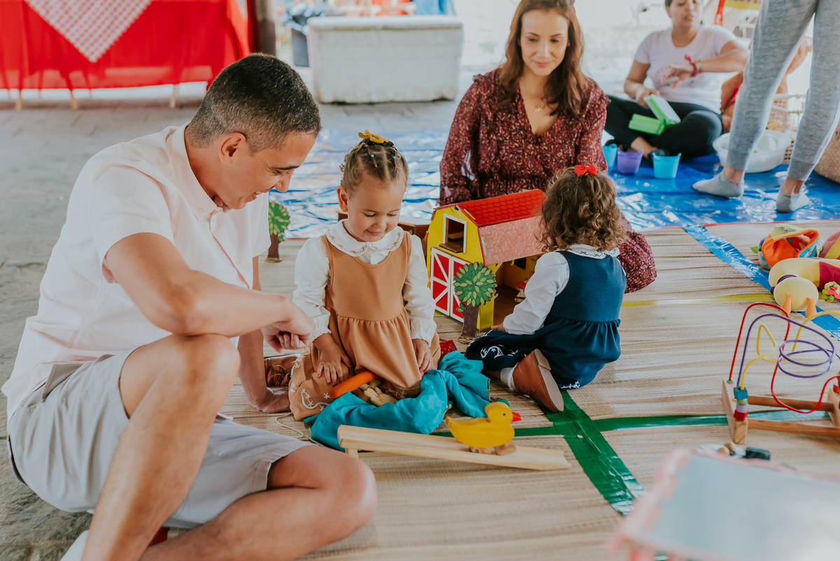 fotografia festa infantil 3 anos Julia Joana gemas tema tres porquinhos barra da Tijuca Rio de Janeiro fotografa familia bruna Guerson 